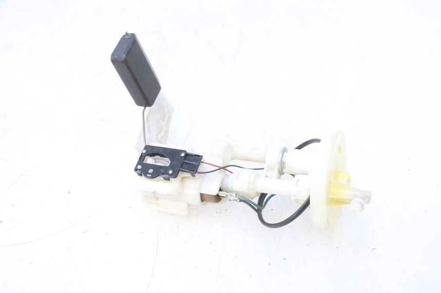 photo de POMPE A ESSENCE SUZUKI BURGMAN 125 (2007 - 2014) - Vue principale