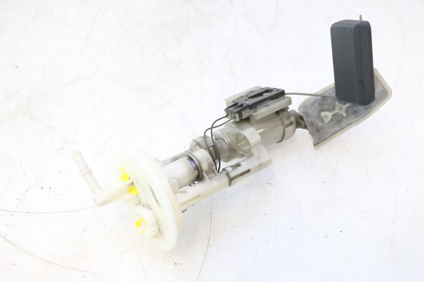 photo de POMPE A ESSENCE SUZUKI BURGMAN 125 (2007 - 2014) - Vue principale