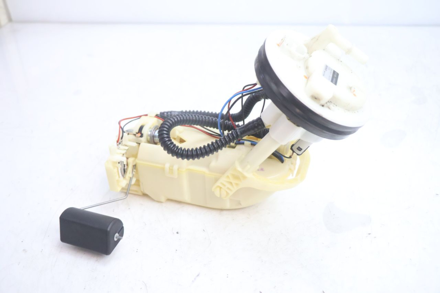 photo de POMPE A ESSENCE SUZUKI BURGMAN EXECUTIVE ABS 650 (2006 - 2012) - Vue d’ensemble