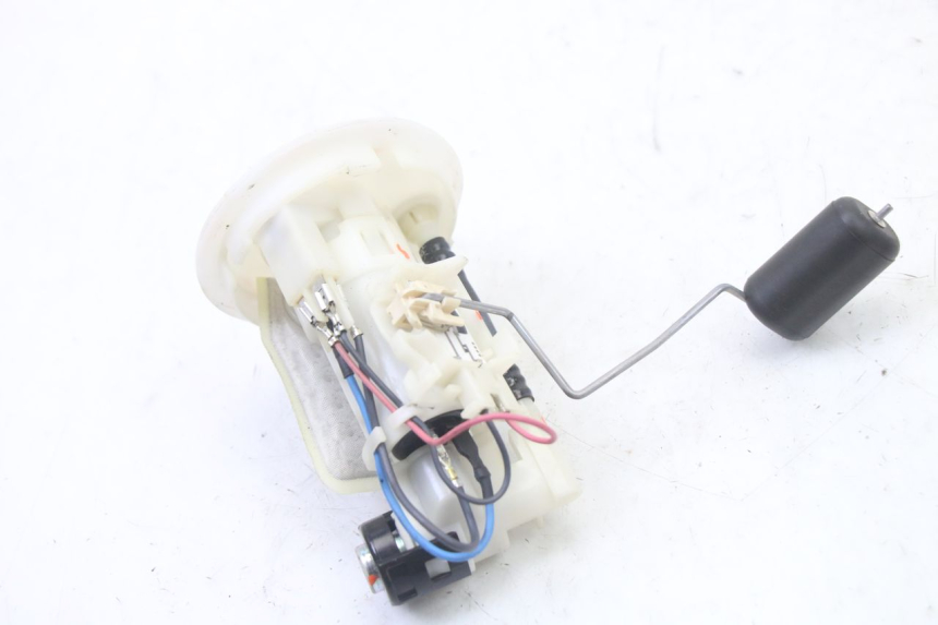 photo de POMPE A ESSENCE YAMAHA BW'S BWS 125 (2010 - 2013) - Gros plan technique