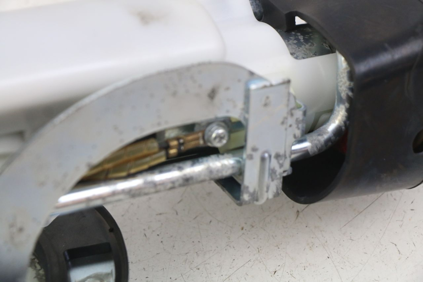 photo de POMPE A ESSENCE HONDA CB R 1000 (2018 - 2023) - Autre angle de vue