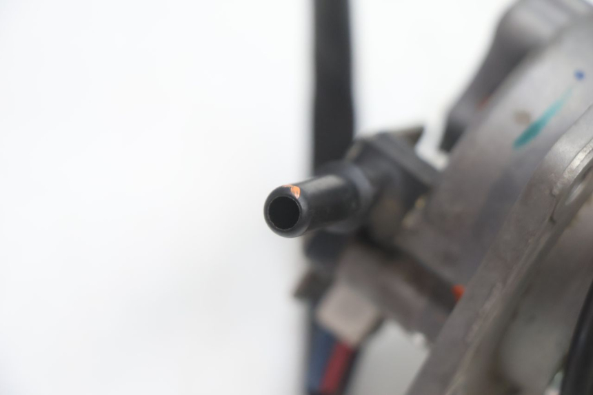 photo de POMPE A ESSENCE KAWASAKI ER-6 ER6 N 650 (2005 - 2009) - Points de fixation