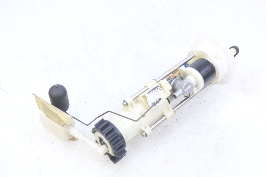 photo de POMPE A ESSENCE HONDA FES PANTHEON 125 (2003 - 2007) - Autre angle de vue