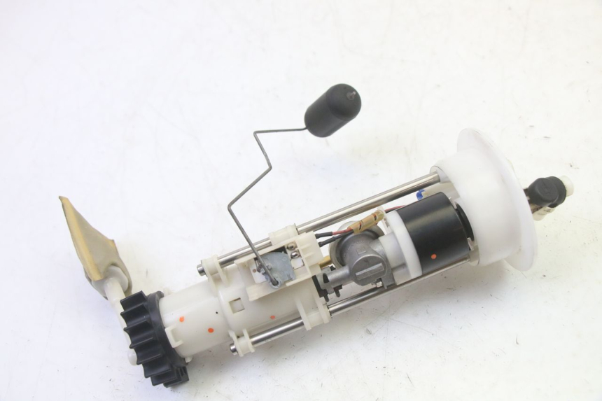 photo de POMPE A ESSENCE HONDA FES S-WING SWING ABS 125 (2007 - 2015) - Détail de la pièce