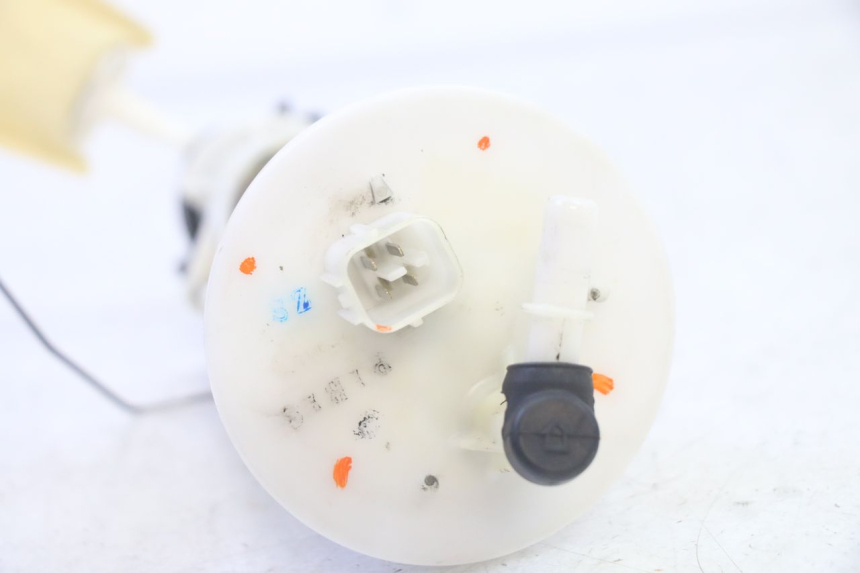 photo de POMPE A ESSENCE HONDA FES S-WING SWING ABS 125 (2007 - 2015) - Gros plan technique