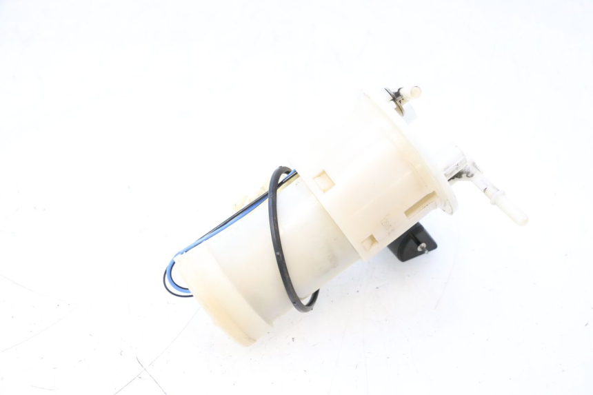 photo de POMPE A ESSENCE YAMAHA FJR 1300 (2001 - 2005) - Autre angle de vue