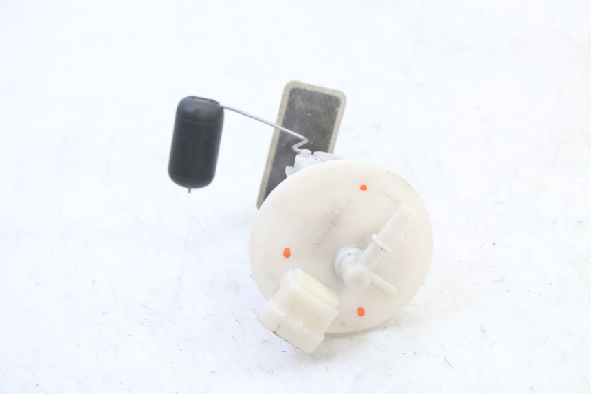 photo de POMPE A ESSENCE VENESI FLY RETRO 4T 50 (2020 - 2025) - Gros plan technique