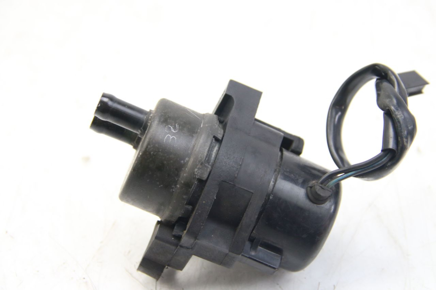 photo de POMPE A ESSENCE YAMAHA FZS FAZER 600 (2001 - 2003) - Détail de la pièce
