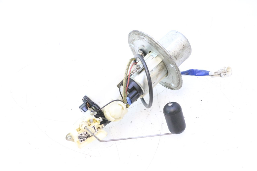 photo de POMPE A ESSENCE SUZUKI GSR 600 (2005 - 2012) - Gros plan technique