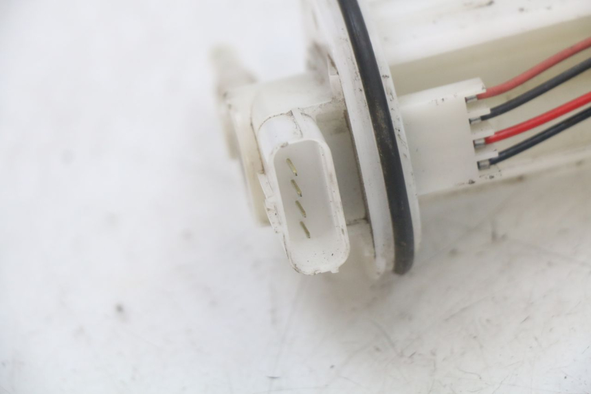 photo de POMPE A ESSENCE HONDA PCX (JF28) 125 (2009 - 2011) - Gros plan technique