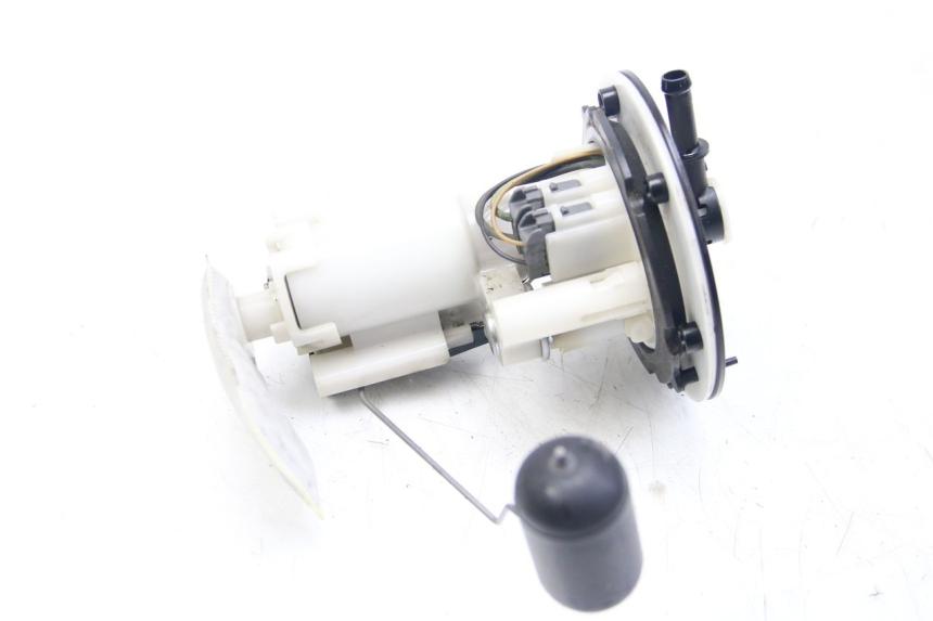 photo de POMPE A ESSENCE YAMAHA HW XENTER 125 (2011 - 2017) - Gros plan technique