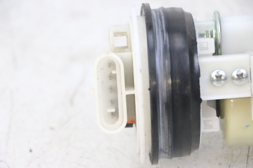 photo de POMPE A ESSENCE PIAGGIO IE MP3 YOURBAN 300 (2011 - 2016) - Vue d’ensemble