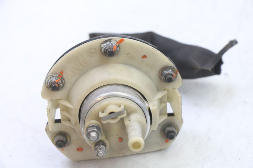 photo de POMPE A ESSENCE BMW K 75 RT 750 (1989 - 1997) - Points de fixation