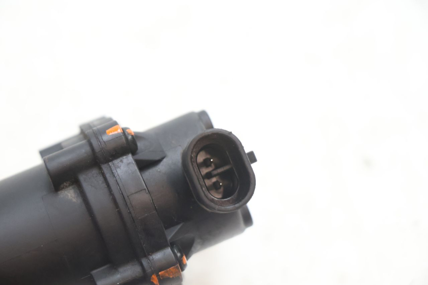 photo de POMPE A ESSENCE PEUGEOT KISBEE 2T 50 (2018 - 2022) - Autre angle de vue