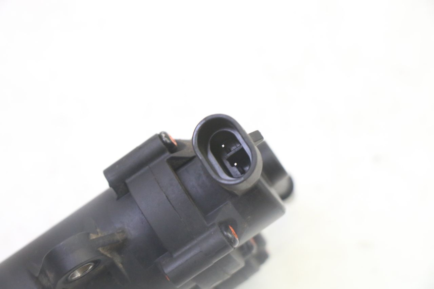 photo de POMPE A ESSENCE PEUGEOT KISBEE 4T 50 (2018 - 2022) - Autre angle de vue