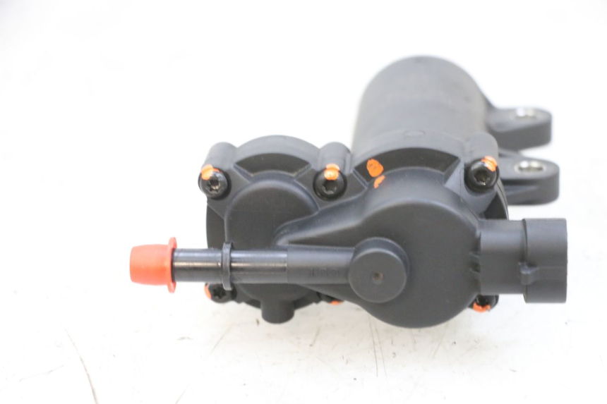 photo de POMPE A ESSENCE PEUGEOT KISBEE 4T 50 (2018 - 2022) - État de surface