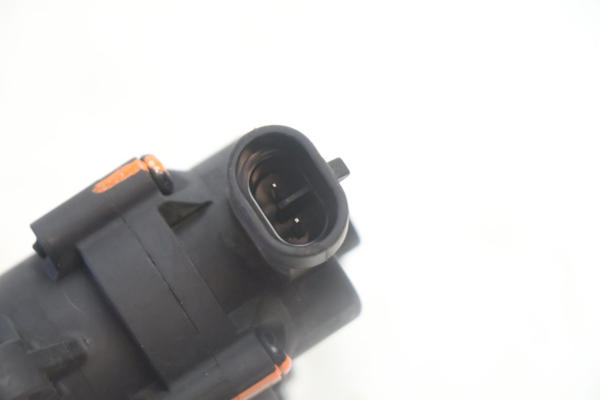photo de POMPE A ESSENCE PEUGEOT KISBEE 4T 50 (2018 - 2022) - Autre angle de vue