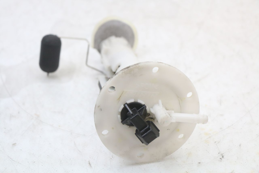 photo de POMPE A ESSENCE KYMCO X-TOWN XTOWN 125 (2016 - 2021) - Autre angle de vue