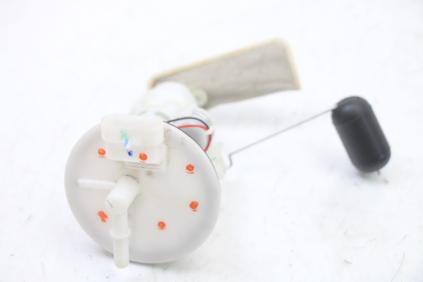 photo de POMPE A ESSENCE LONGJIA SHARPY 125 (2020 - 2024) - Gros plan technique