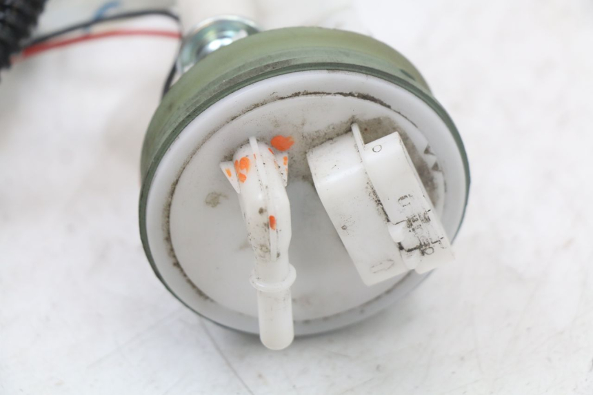 photo de POMPE A ESSENCE PIAGGIO MP3 HPE 350 (2018 - 2020) - Gros plan technique