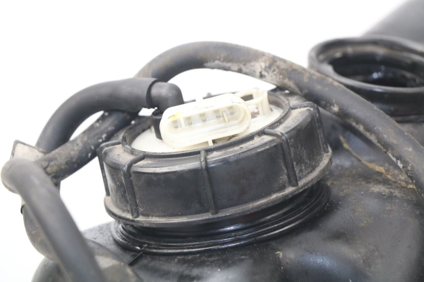 photo de POMPE A ESSENCE PIAGGIO MP3 LT 400 (2007 - 2012) - État de surface