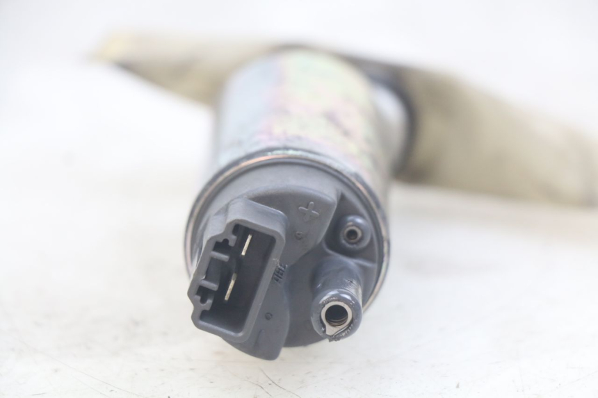 photo de POMPE A ESSENCE PIAGGIO MP3 LT 400 (2007 - 2012) - Autre angle de vue