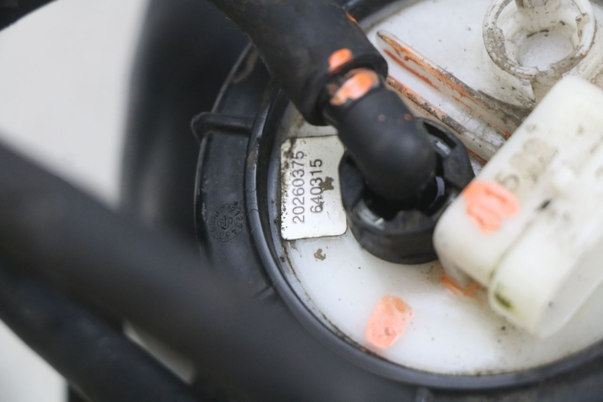 photo de POMPE A ESSENCE PIAGGIO MP3 LT 400 (2007 - 2012) - Zoom état d’usage