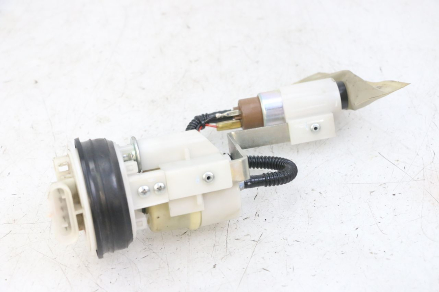 photo de POMPE A ESSENCE PIAGGIO MP3 LT 300 (2010 - 2016) - Détails caractéristiques