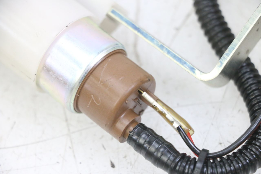 photo de POMPE A ESSENCE PIAGGIO MP3 LT 300 (2010 - 2016) - Vue rapprochée