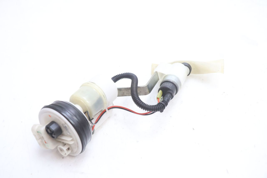 photo de POMPE A ESSENCE PIAGGIO MP3 LT 300 (2010 - 2016) - Gros plan technique