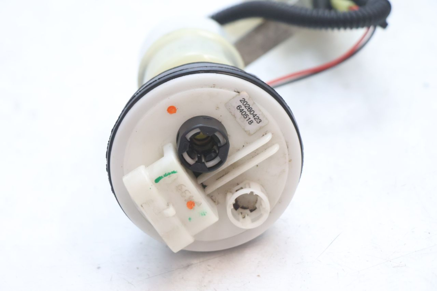 photo de POMPE A ESSENCE PIAGGIO MP3 LT 300 (2010 - 2016) - Vue d’ensemble