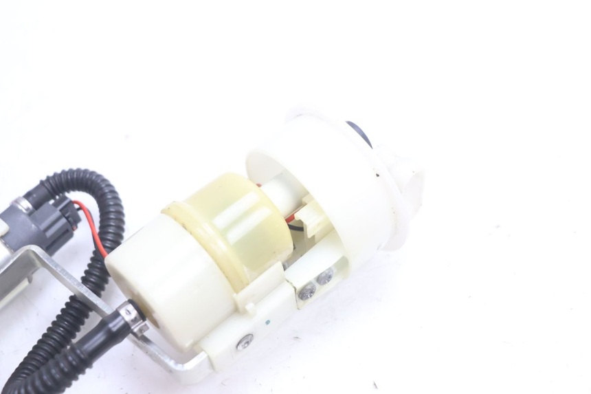 photo de POMPE A ESSENCE PIAGGIO MP3 LT 400 (2007 - 2012) - Zoom état d’usage