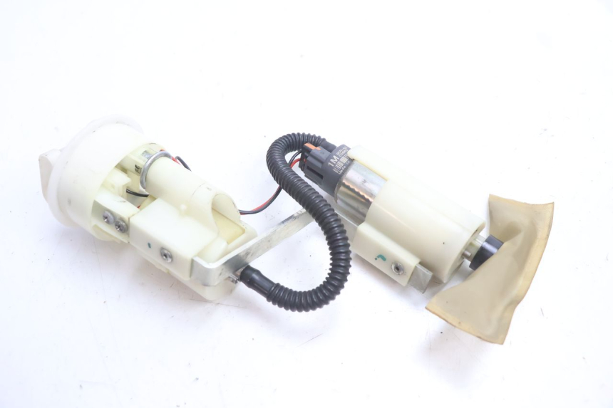photo de POMPE A ESSENCE PIAGGIO MP3 LT 400 (2007 - 2012) - Gros plan technique