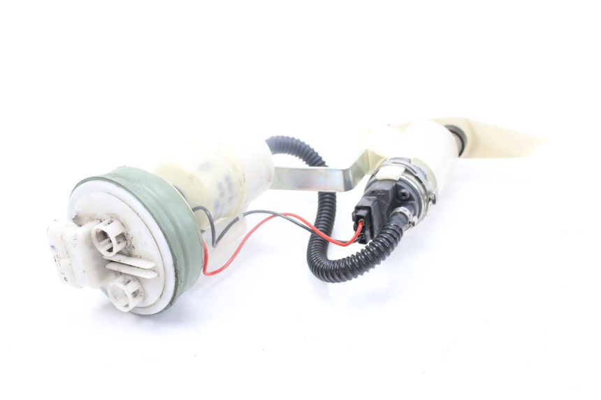 photo de POMPE A ESSENCE PIAGGIO MP3 500 (2014 - 2017) - Gros plan technique