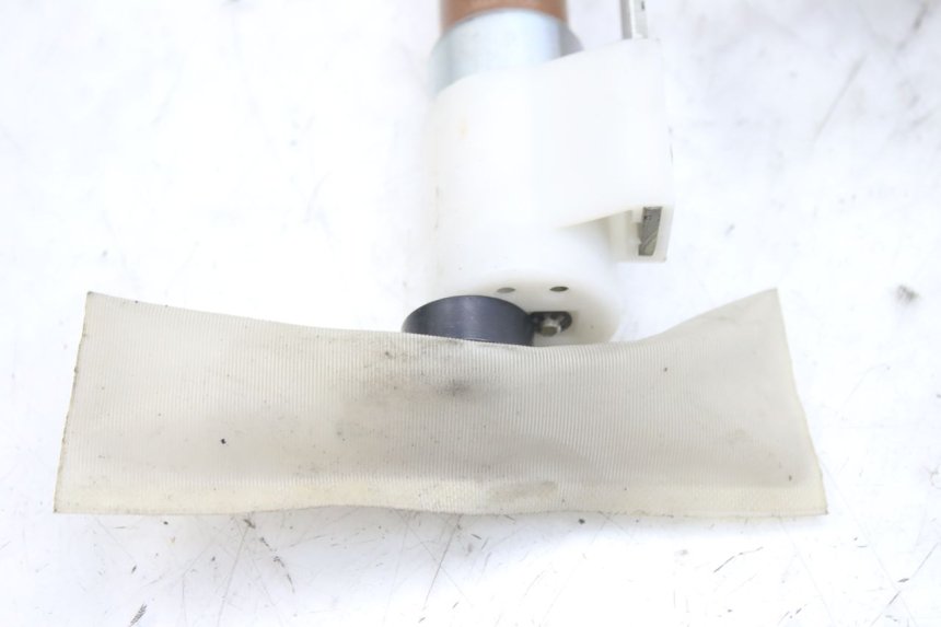 photo de POMPE A ESSENCE PIAGGIO MP3 RL 250 (2006 - 2010) - Gros plan technique