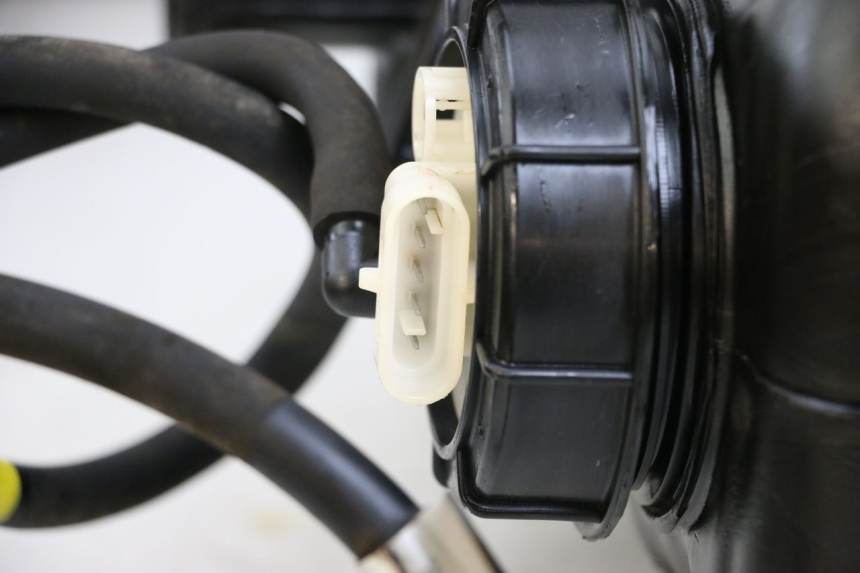 photo de POMPE A ESSENCE PIAGGIO MP3 500 (2011 - 2015) - Zoom état d’usage