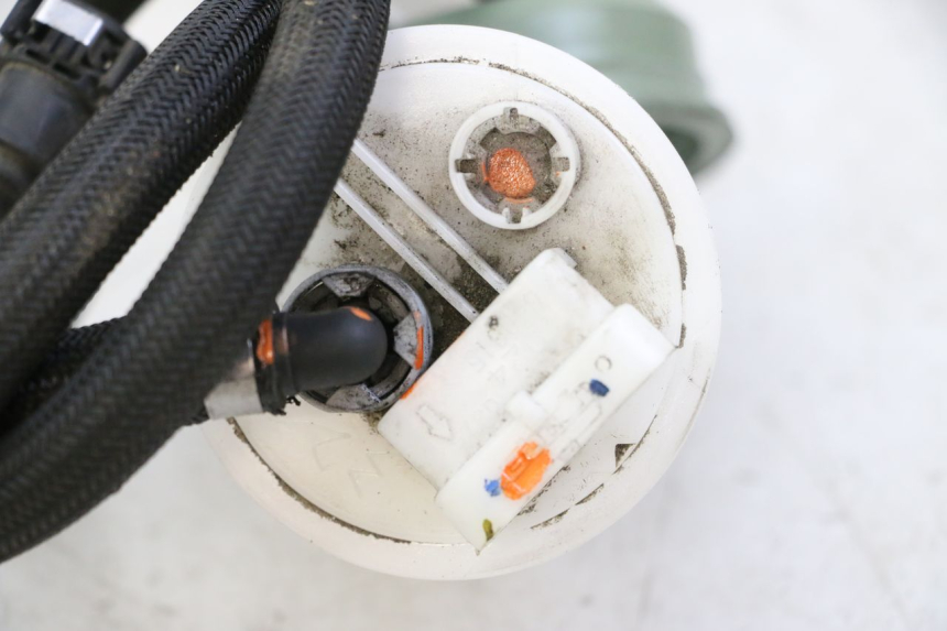 photo de POMPE A ESSENCE PIAGGIO MP3 500 (2014 - 2017) - Photo complémentaire