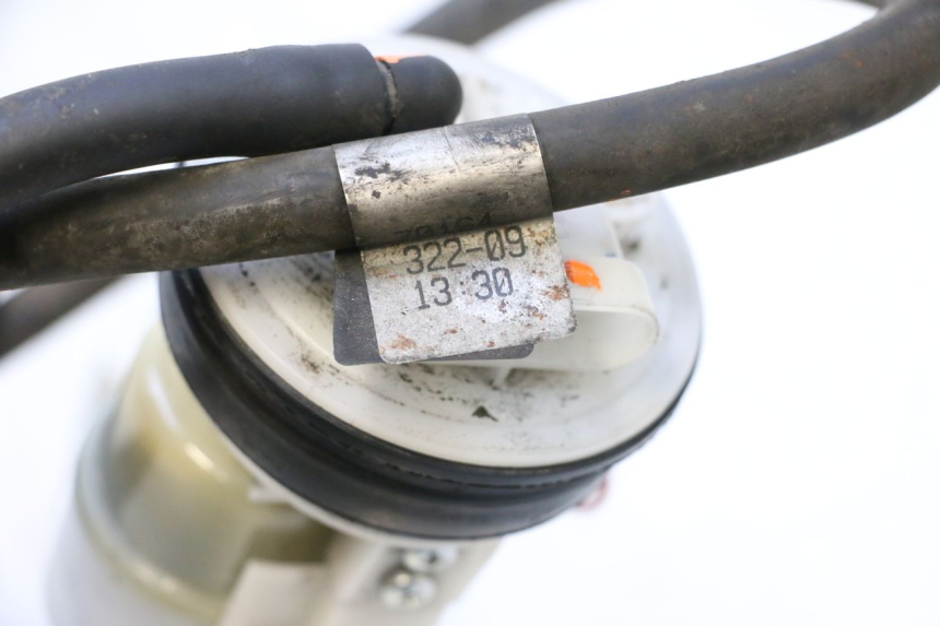photo de POMPE A ESSENCE PIAGGIO MP3 RL 250 (2006 - 2010) - Vue d’ensemble