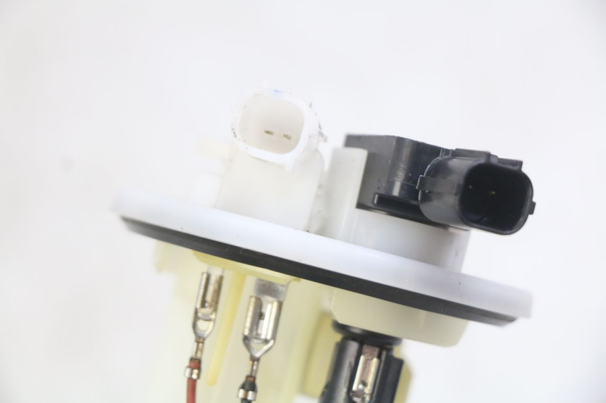 photo de POMPE A ESSENCE YAMAHA MT ABS 125 (2014 - 2018) - Autre angle de vue