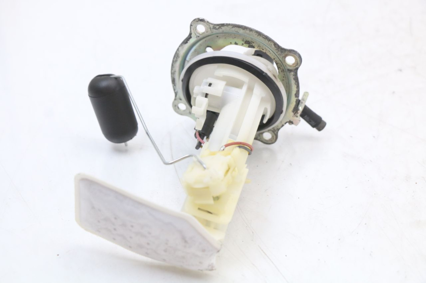 photo de POMPE A ESSENCE MBK MW TRYPTIK 125 (2014 - 2016) - Autre angle de vue