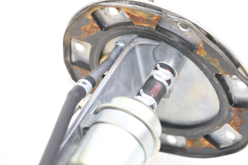 photo de POMPE A ESSENCE KAWASAKI NINJA 400 (2018 - 2023) - Gros plan technique