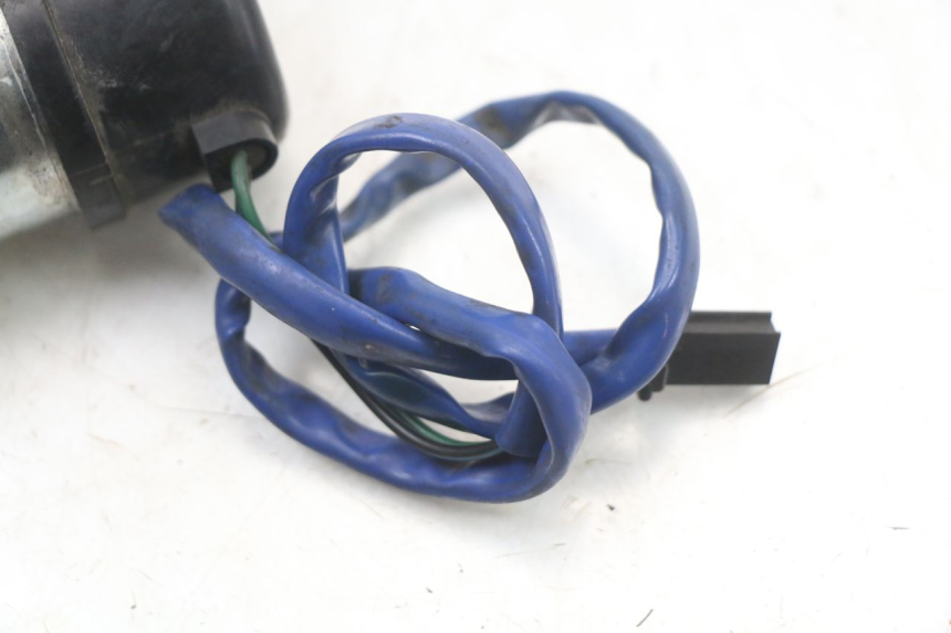 photo de POMPE A ESSENCE HONDA NTV DEAUVILLE 650 (1998 - 2001) - Gros plan technique