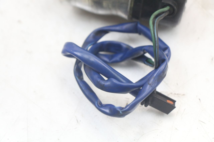 photo de POMPE A ESSENCE HONDA NTV DEAUVILLE 650 (1998 - 2001) - Gros plan technique