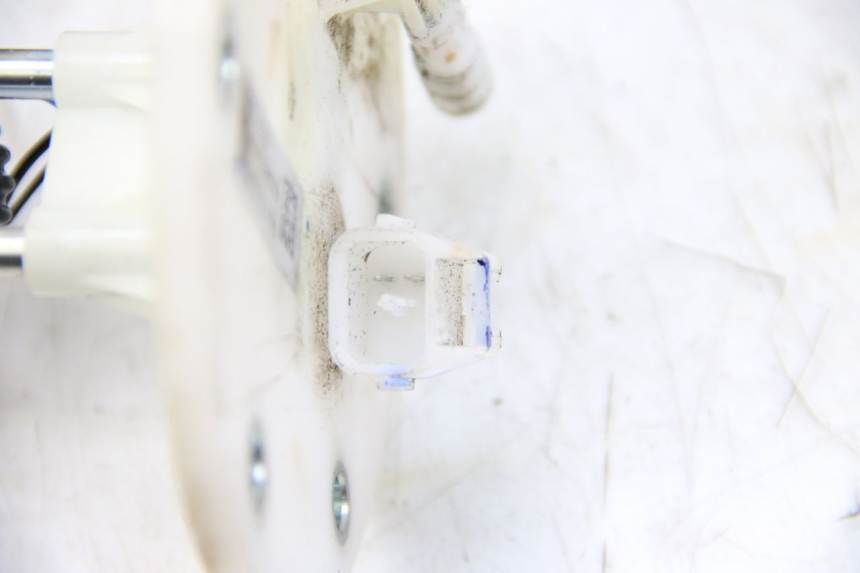 photo de POMPE A ESSENCE SYM ORBIT III 3 4T 50 (2021 - 2025) - Zoom état d’usage