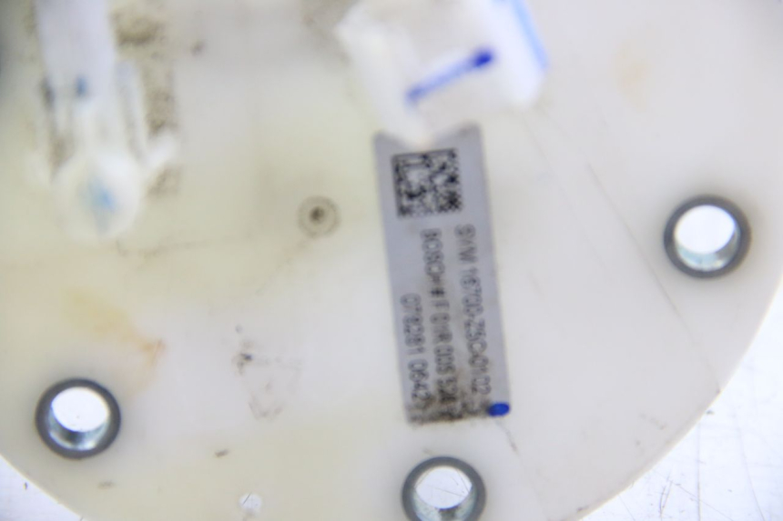 photo de POMPE A ESSENCE SYM ORBIT III 3 4T 50 (2021 - 2025) - Gros plan technique