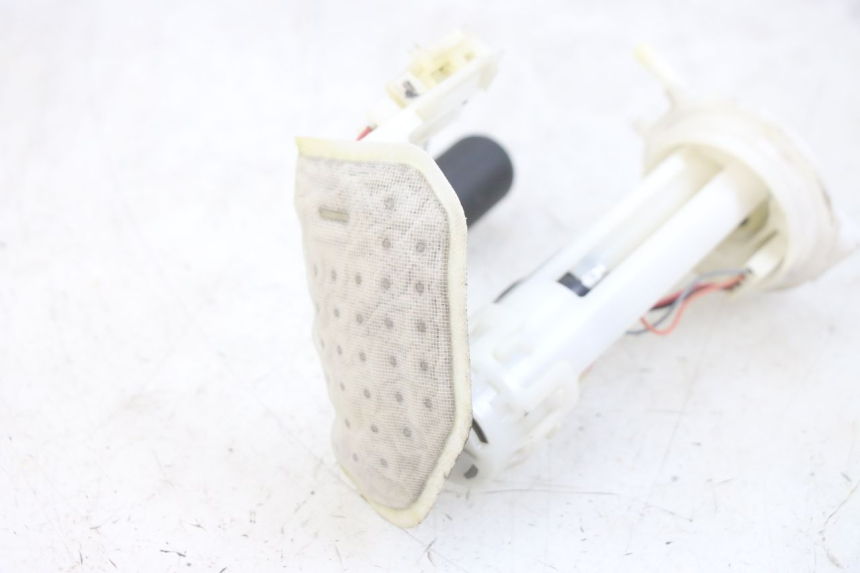 photo de POMPE A ESSENCE HONDA PCX (JF47) 125 (2012 - 2013) - Gros plan technique