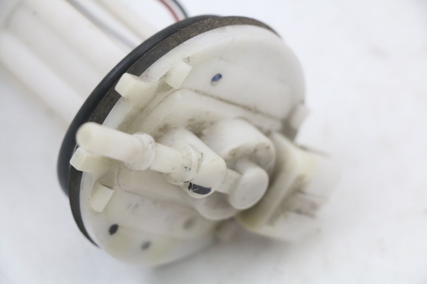 photo de POMPE A ESSENCE HONDA PCX (JF47) 125 (2012 - 2013) - Autre angle de vue