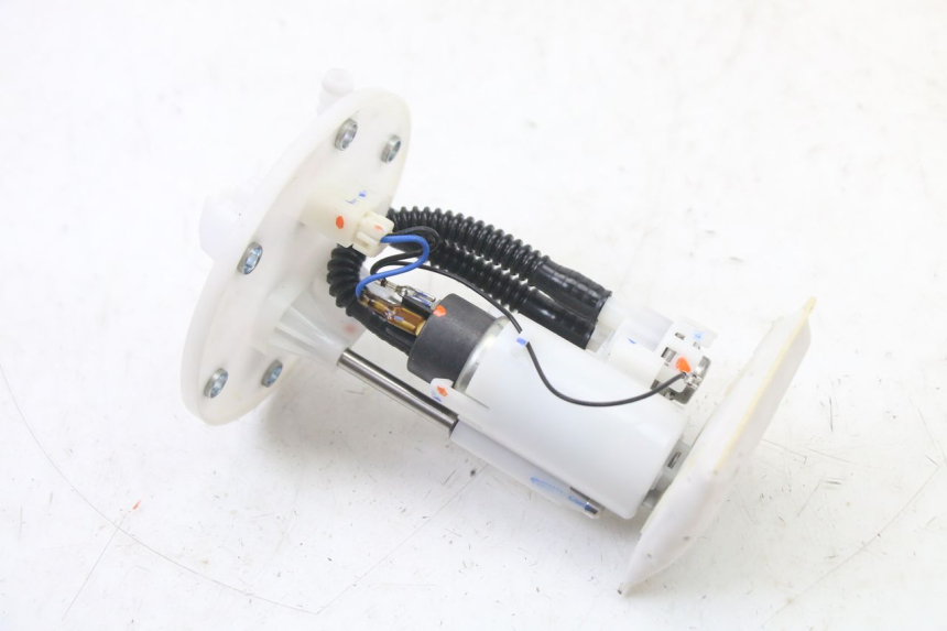 photo de POMPE A ESSENCE PEUGEOT TWEET 4T 50 (2023 - 2025) - Gros plan technique