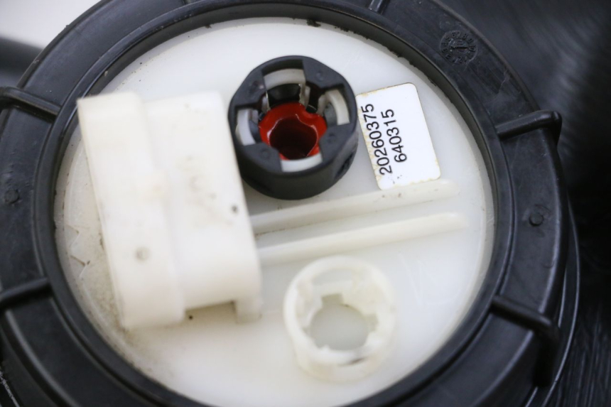 photo de POMPE A ESSENCE PIAGGIO MP3 LT 400 (2007 - 2012) - Détail de la pièce