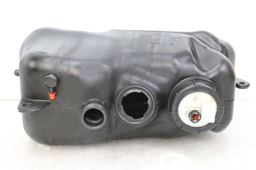 photo de POMPE A ESSENCE PIAGGIO MP3 LT 400 (2007 - 2012) - Gros plan technique